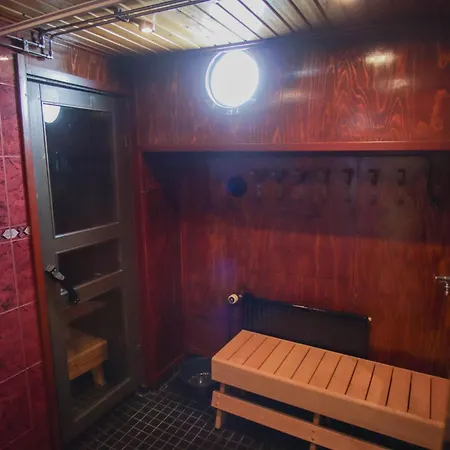 Bådhotel Spacious Dutch Houseboat