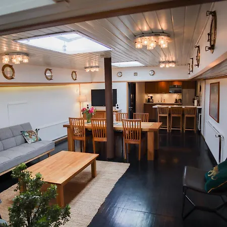 Bådhotel Spacious Dutch Houseboat *
