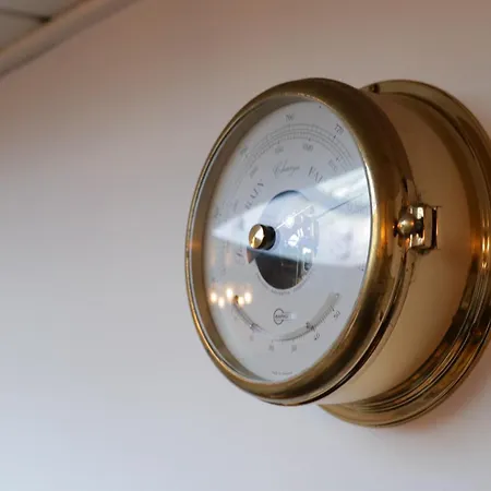 Spacious Dutch Houseboat * 赫尔辛基