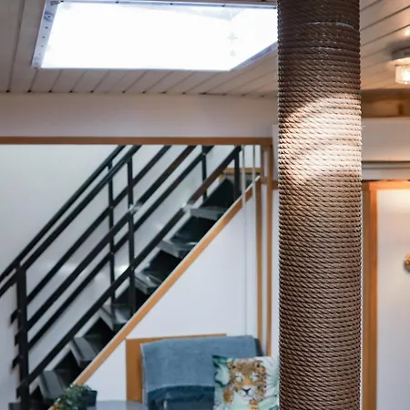 Spacious Dutch Houseboat Tekne Helsinki